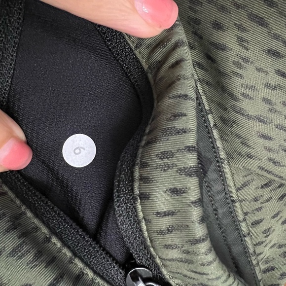 Lululemon Inspire Crop Leggings - Picture 2 of 4